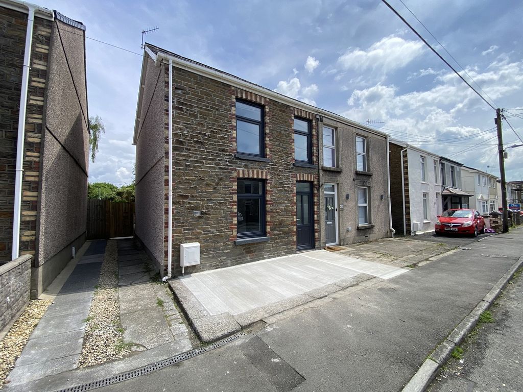 3 bed semidetached house for sale in Penywern Road, Clydach, Swansea