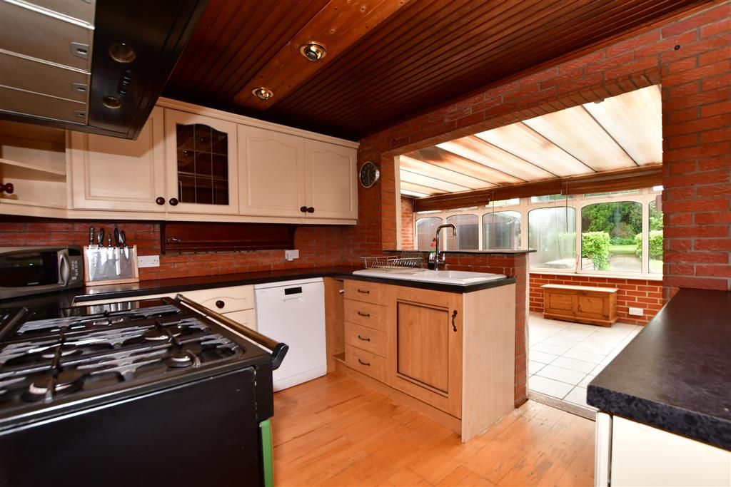 4 bed semidetached house for sale in Fernleigh Rise, Ditton, Aylesford