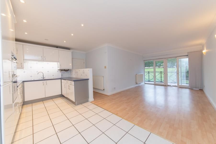 2 bed flat for sale in Holden Road, Woodside Park N12, £635,000 Zoopla