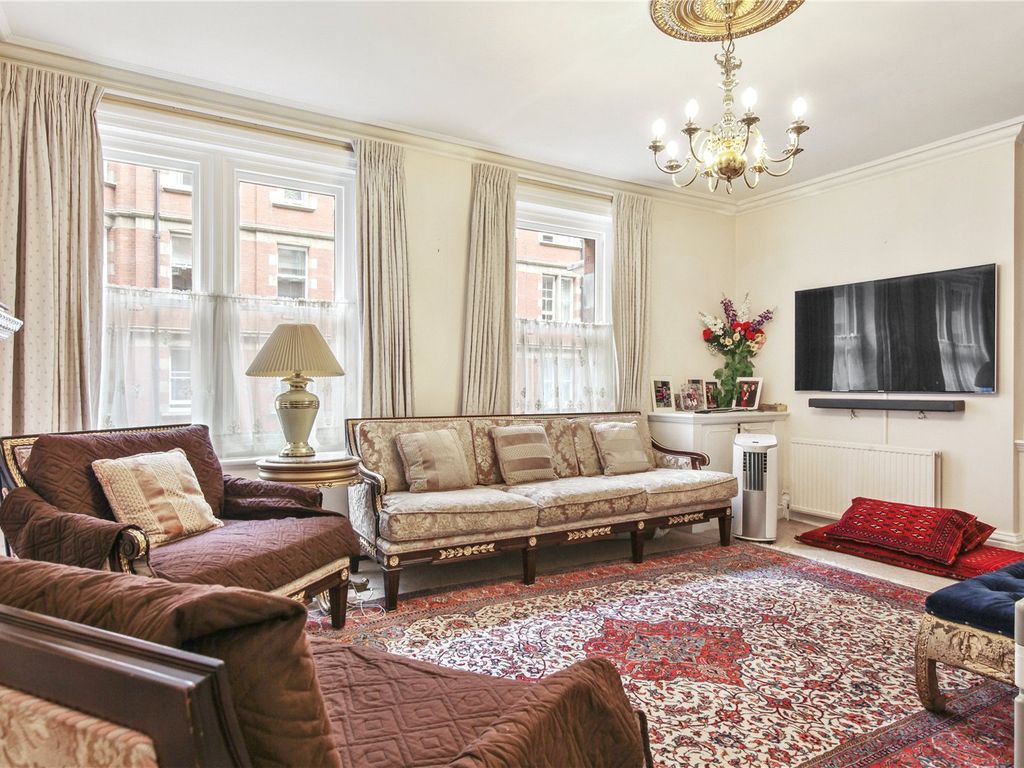 3 bed flat to rent in Clarence Gate Gardens, Glentworth Street NW1, £