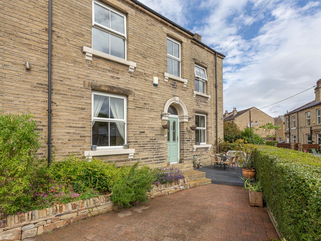 4 bed semidetached house for sale in Old Lane, Brighouse HD6 Zoopla
