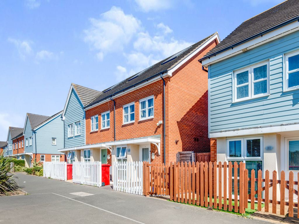 2 bed end terrace house for sale in Bantry Road, Slough SL1 Zoopla