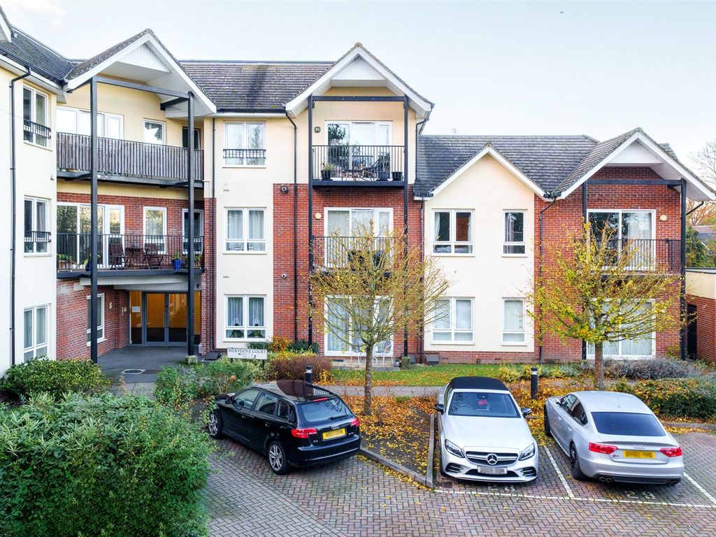 1 bed flat for sale in London Road, Binfield, Bracknell, Berkshire RG42