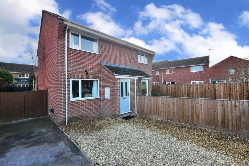 2 bed semidetached house for sale in Grays Close, Chalgrove, Oxford