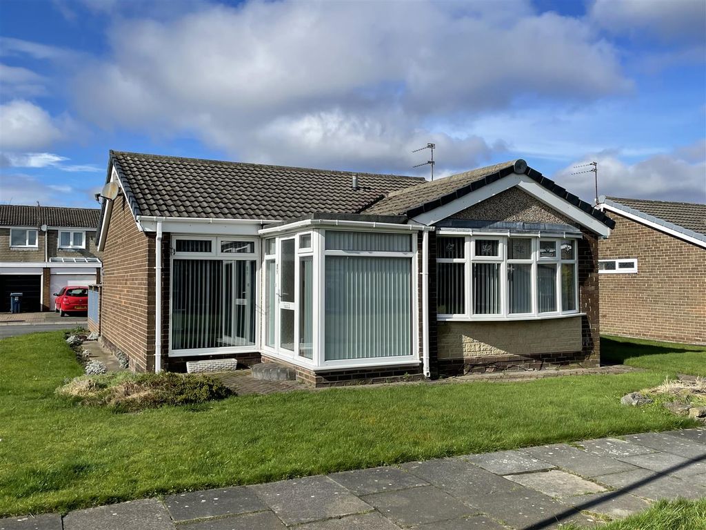2 bed detached bungalow for sale in Leicester Way, Fellgate, Jarrow