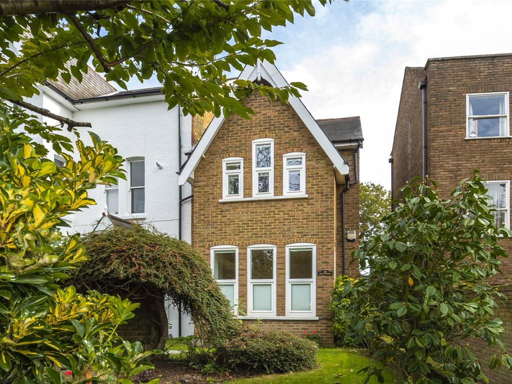 3 bed end terrace house for sale in Lion Gate Gardens, Kew, Surrey TW9
