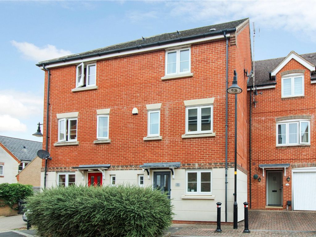 4 bed terraced house for sale in Fitkin Court, Swindon, Wiltshire SN25