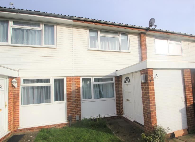 2 bed property to rent in Knightswood, Woking GU21, £1,400 pcm Zoopla