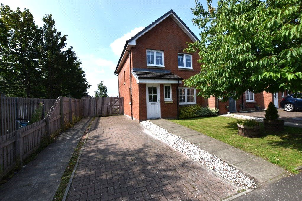 3 bed end terrace house for sale in Moorpark Square, Renfrew, Renfrewshire PA4, £149,995 Zoopla