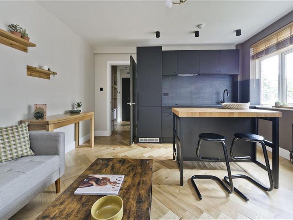 Chatsworth Court, Pembroke Road W8