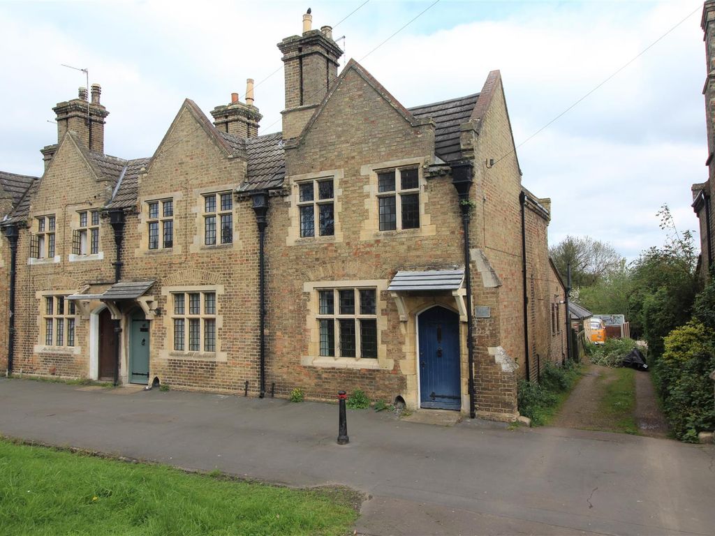 3 bed end terrace house for sale in Wisbech Road, Thorney, Peterborough