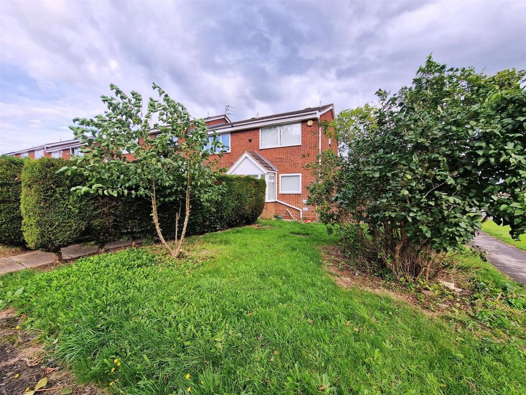 2 bed terraced house to rent in Charnwood Close, Rednal, Birmingham B45