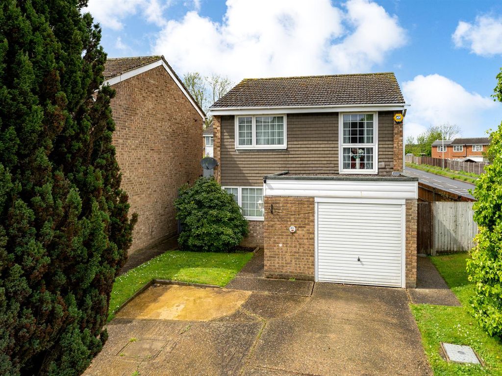 3 bed detached house for sale in Parr Crescent, Hemel Hempstead