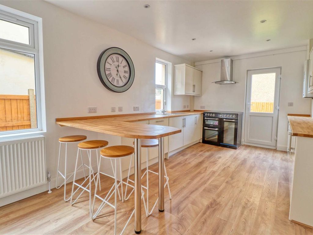 4 bed terraced house for sale in Wellesley Road, ClactonOnSea CO15, £