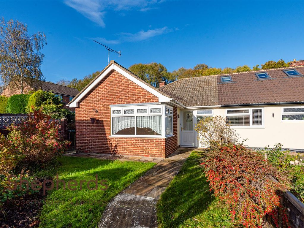 2 bed semidetached bungalow for sale in High Wood Road, Hoddesdon EN11