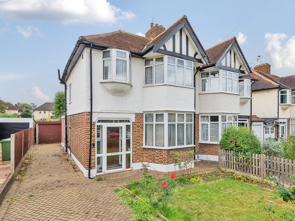 3 bed terraced house for sale in The Close, Sutton SM3, £575,000 Zoopla