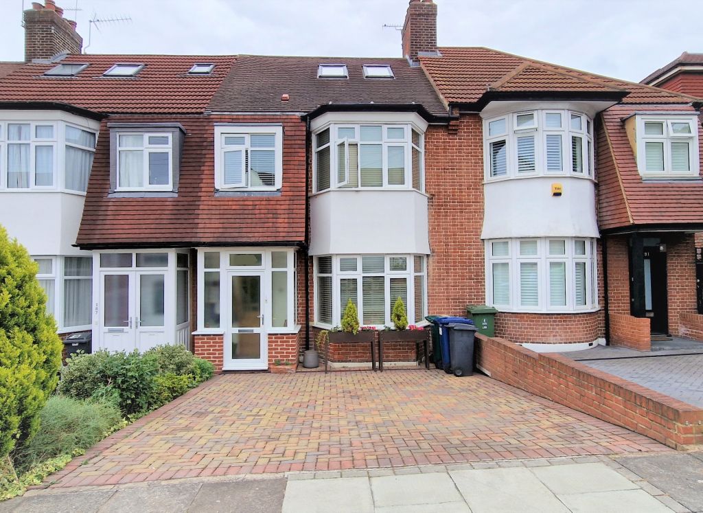 4 bed terraced house for sale in Church Hill Road, East