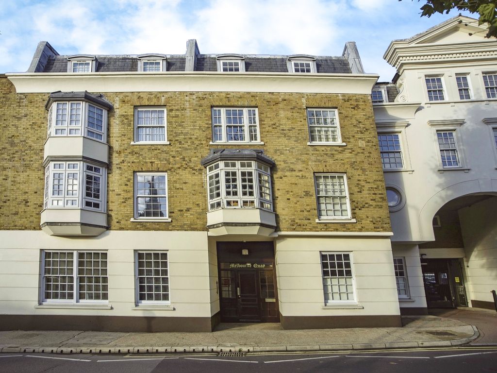 2 bed flat for sale in West Street, Gravesend DA11, £200,000 Zoopla