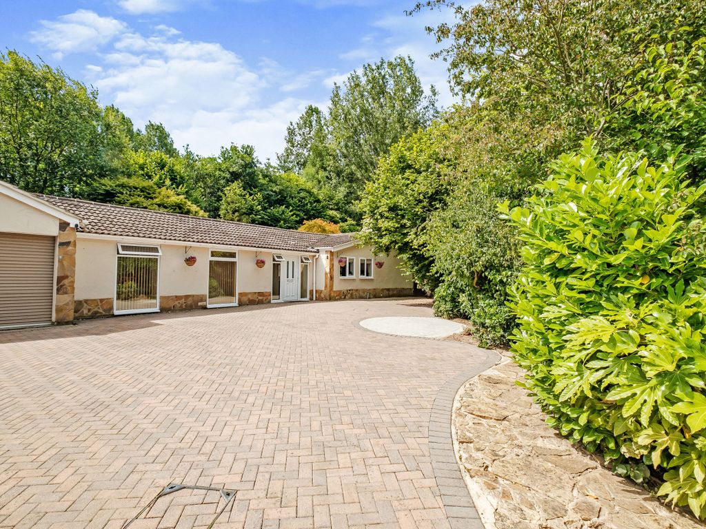 2 bed detached bungalow for sale in London Road, Pulborough RH20 Zoopla