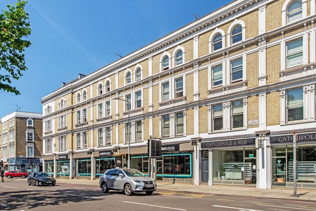 2 bed flat to rent in Fulham Road, London SW10 Zoopla