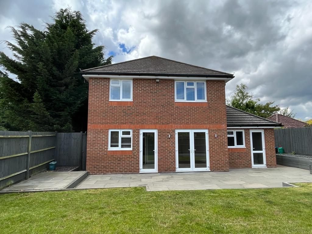 3 bed detached house to rent in Dumville Drive, Godstone RH9 Zoopla