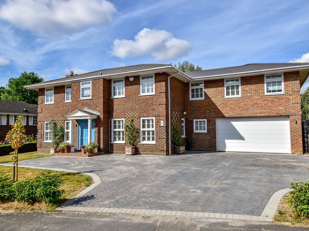 5 bed detached house for sale in Potters Cross, Iver Heath SL0 Zoopla