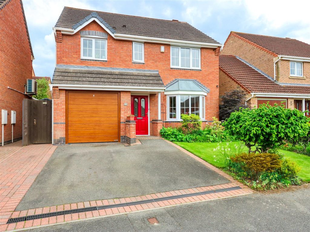 4 bed detached house for sale in Seagrave Drive, Hasland, Chesterfield