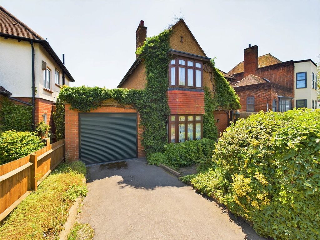 3 bed detached house for sale in Upper Shoreham Road, ShorehamBySea