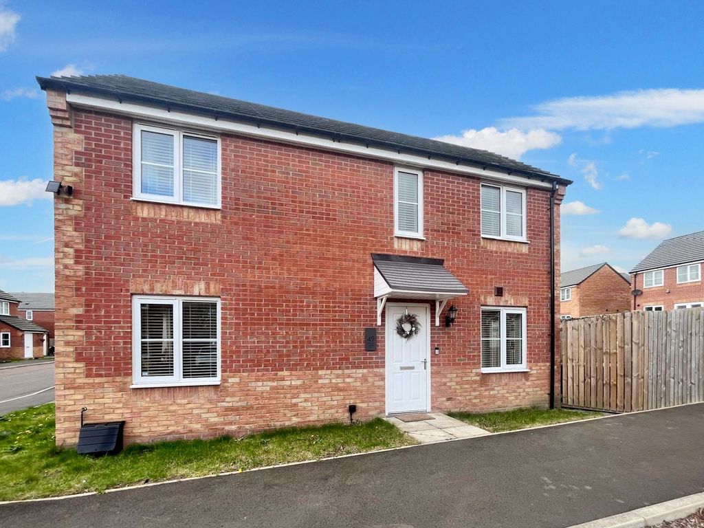 3 bed semidetached house for sale in Cuthbert Park, Birtley, Chester