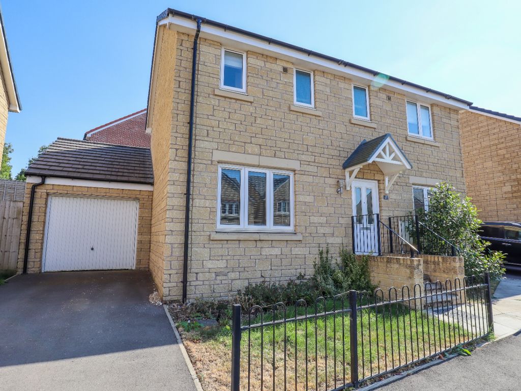 3 bed detached house for sale in Davy Drive, Calne, Wiltshire SN11 Zoopla