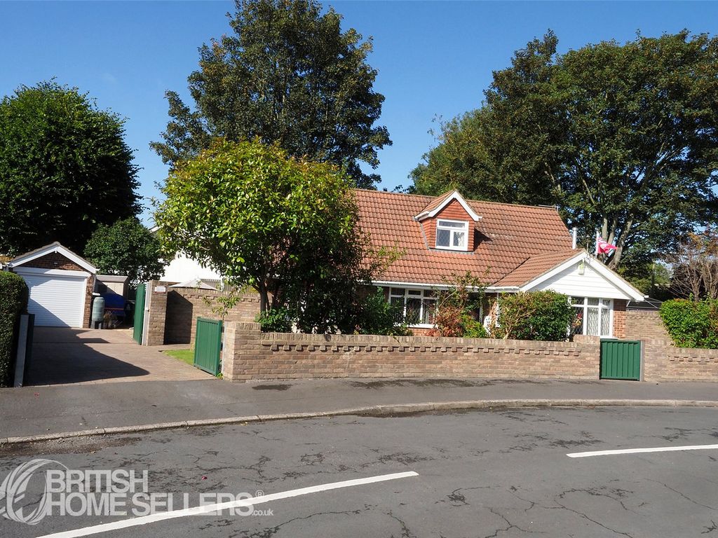 3 bed detached house for sale in Tetney Lane, HoltonLeClay, Grimsby