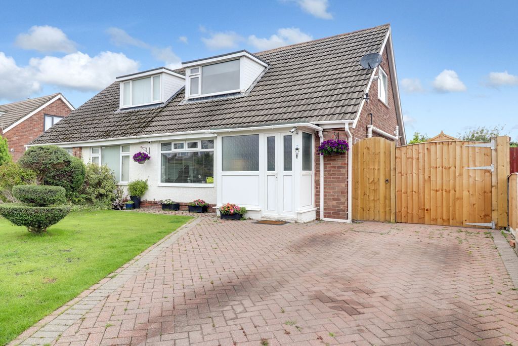 3 bed semidetached house for sale in Vale Crescent, Ainsdale