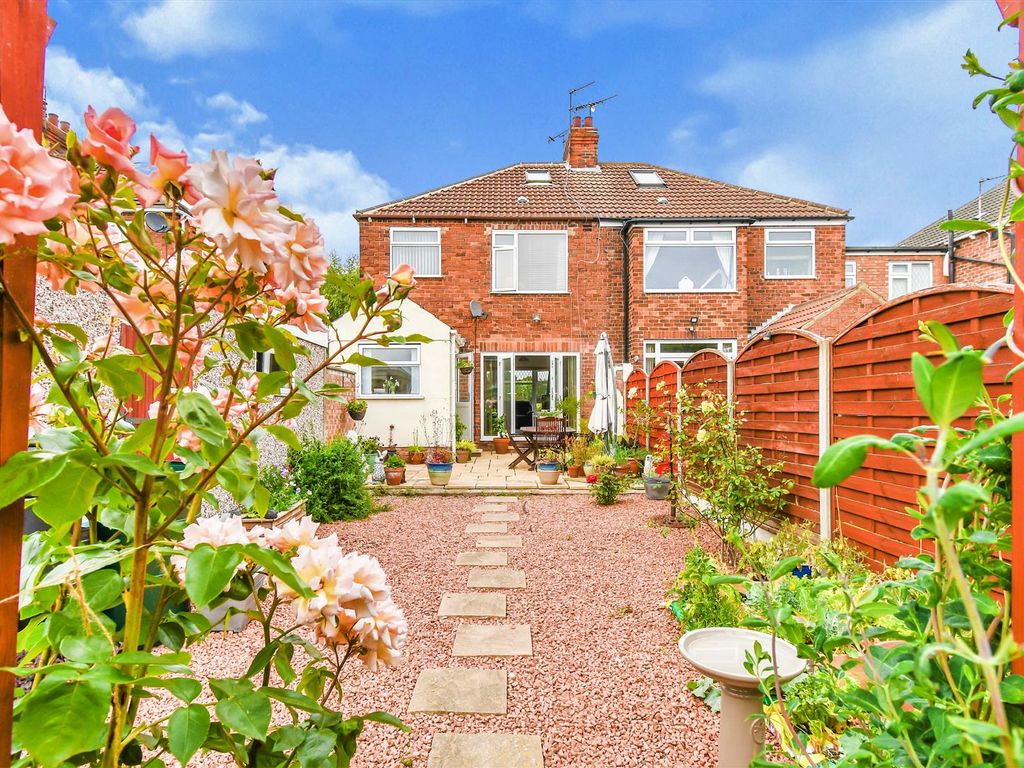 3 bed semidetached house for sale in Tweendykes Road, SuttonOnHull
