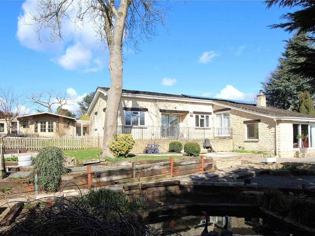 4 bed bungalow for sale in HintonInTheHedges, Brackley NN13 Zoopla