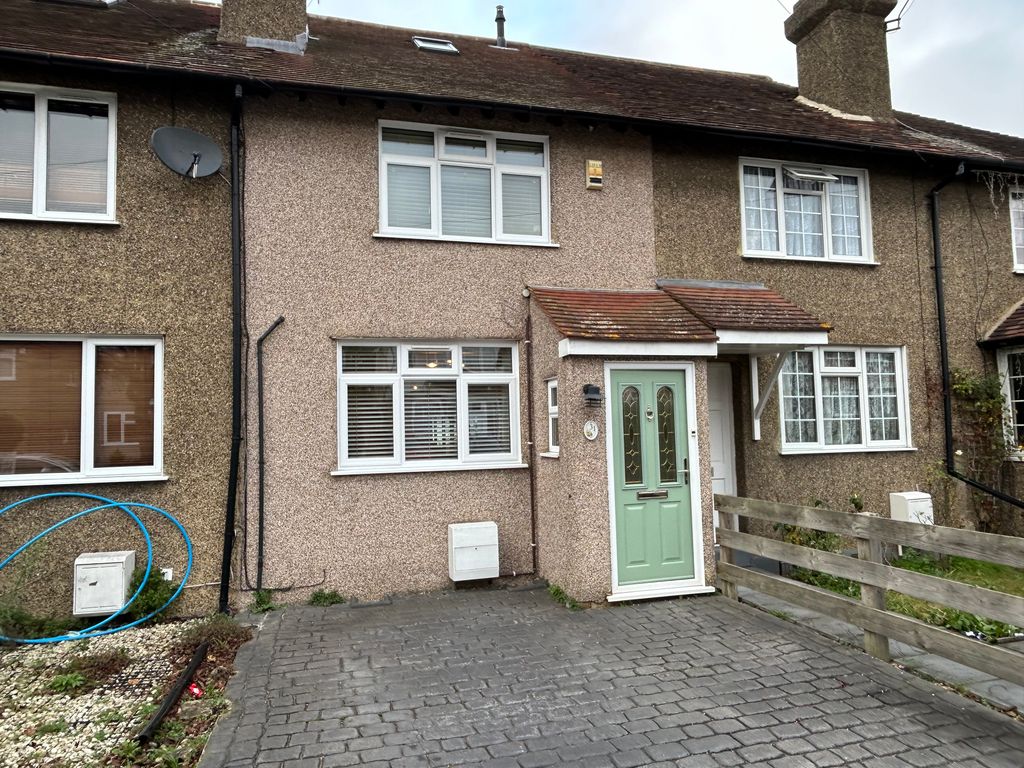 3 bed terraced house to rent in Hallford Way, Dartford, Kent DA1, £