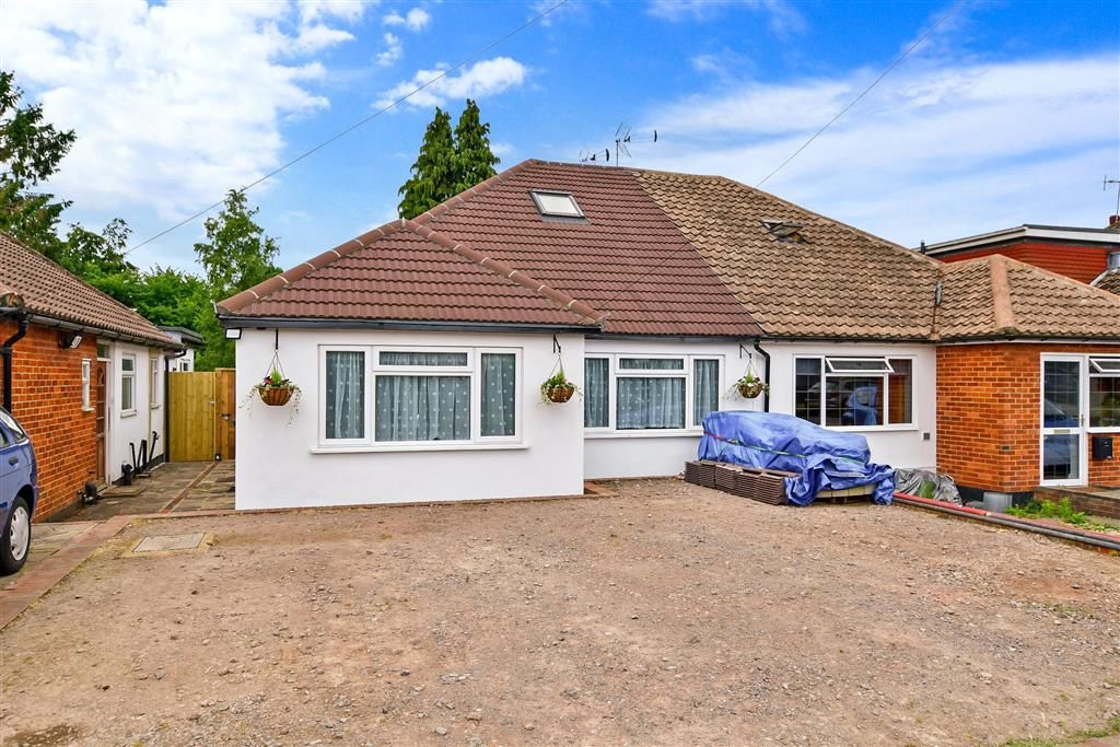 4 bed semidetached bungalow for sale in The Crescent, Horley, Surrey