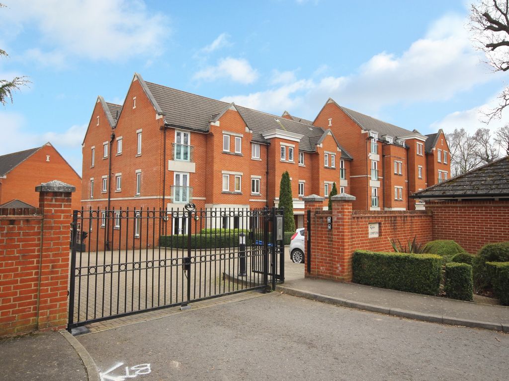 2 bed flat for sale in The Comptons, Comptons Lane, Horsham RH13 Zoopla