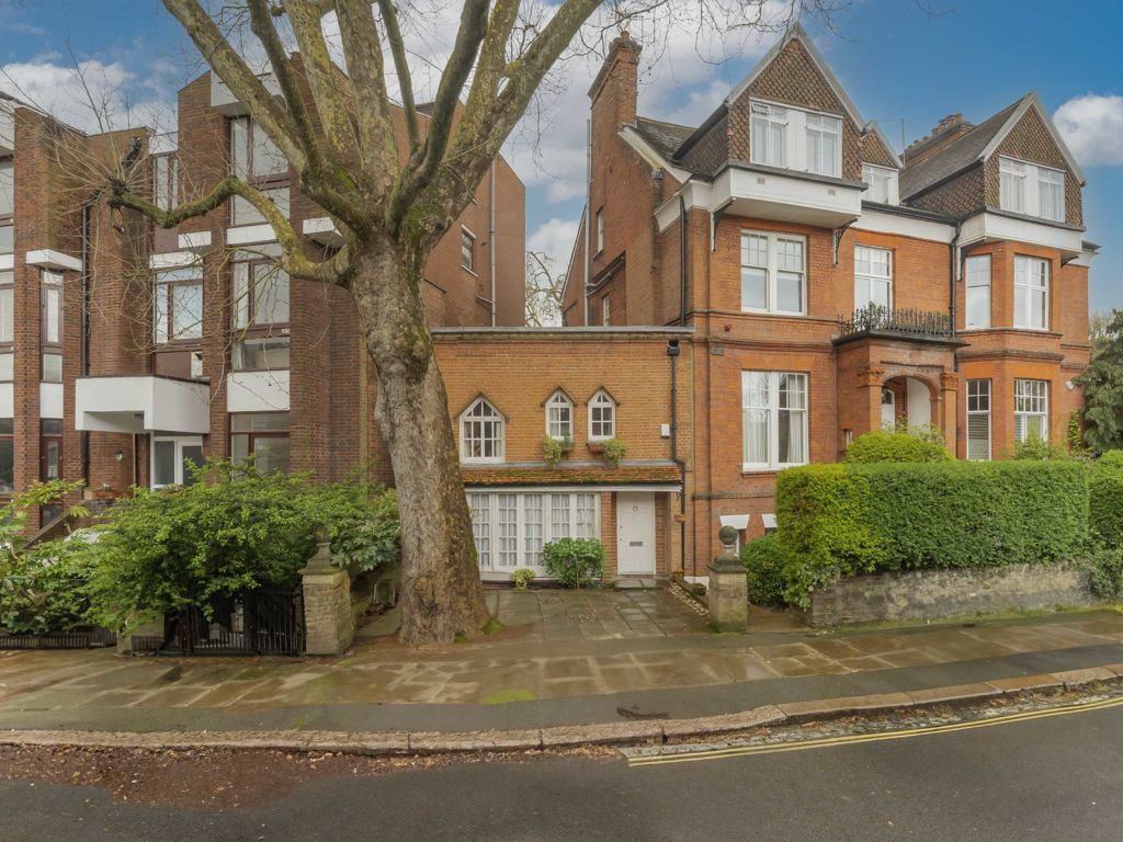 2 bed property for sale in Hampstead Hill Gardens, London NW3, £