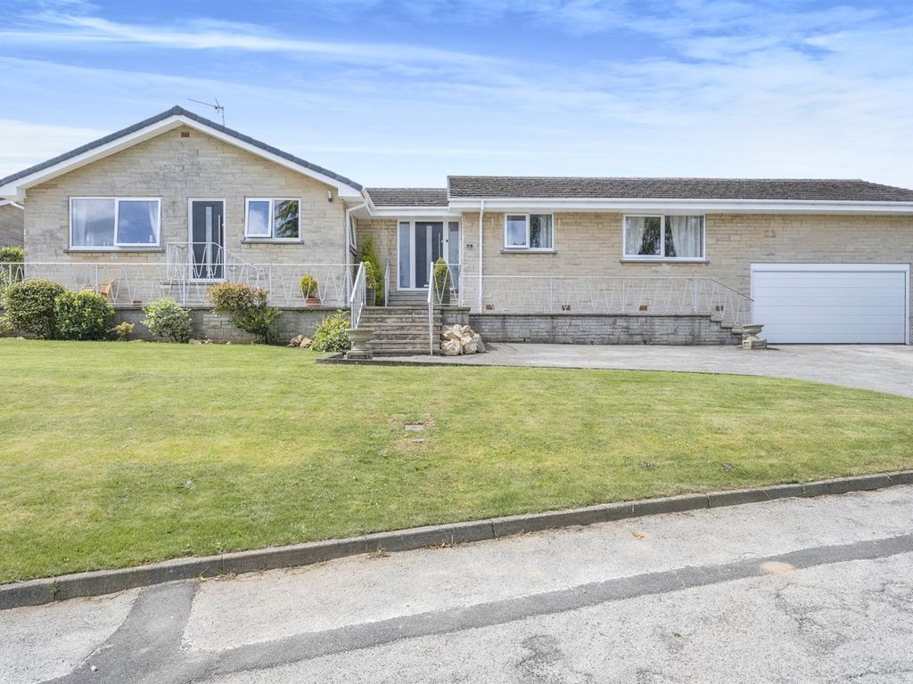 3 bed detached bungalow for sale in The Orchard, Stainton, Rotherham