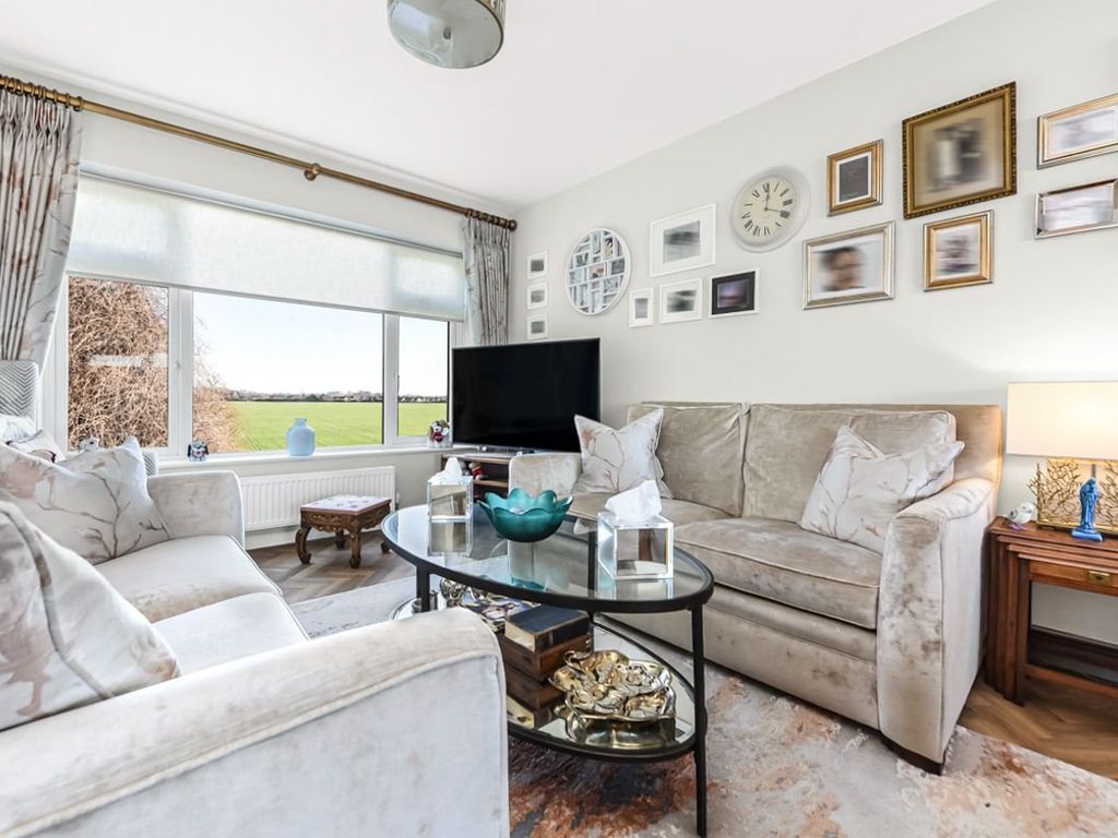 2 bed flat for sale in Little Elms, Harlington, Hayes UB3, £350,000