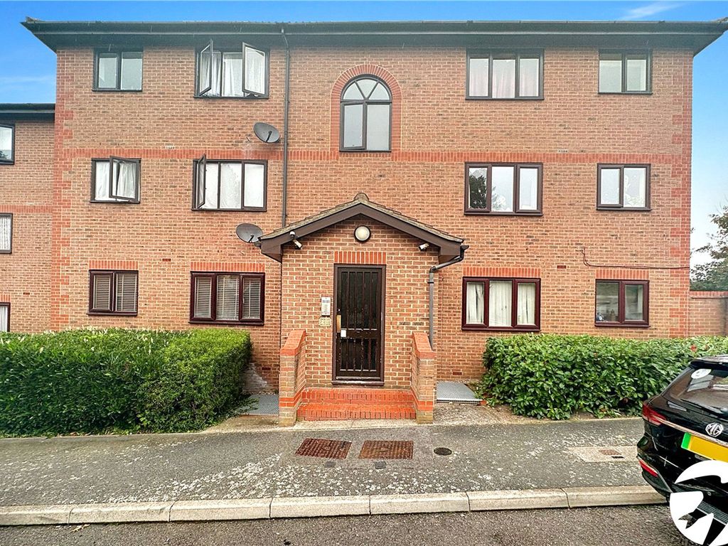 Studio for sale in Winston Close, Greenhithe, Kent DA9, £140,000 Zoopla