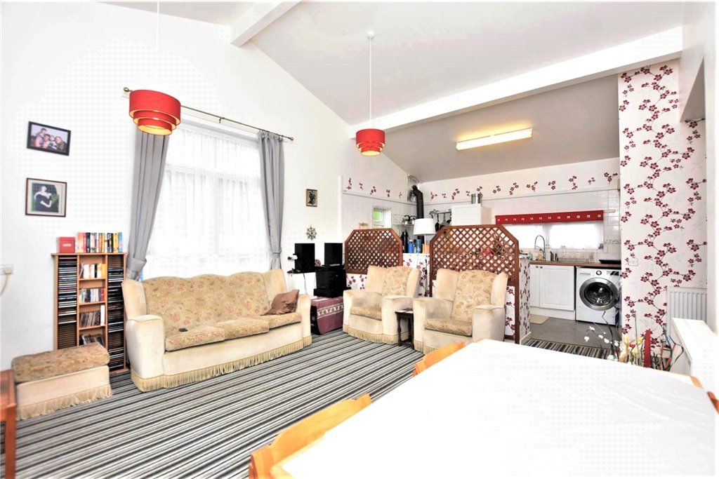 2 bed bungalow for sale in Lotus Way, Jaywick, ClactonOnSea CO15 Zoopla