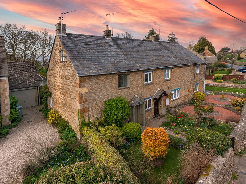 2 bed country house to rent in Church Street, Kingham, Chipping Norton
