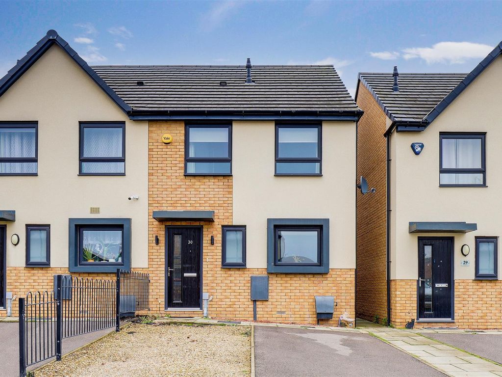 3 bed semidetached house for sale in Pym Walk, St. Anns