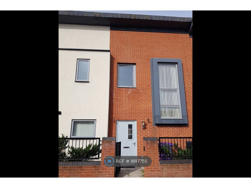 2 bed terraced house to rent in Holdsworth Drive, Liverpool L7, £950