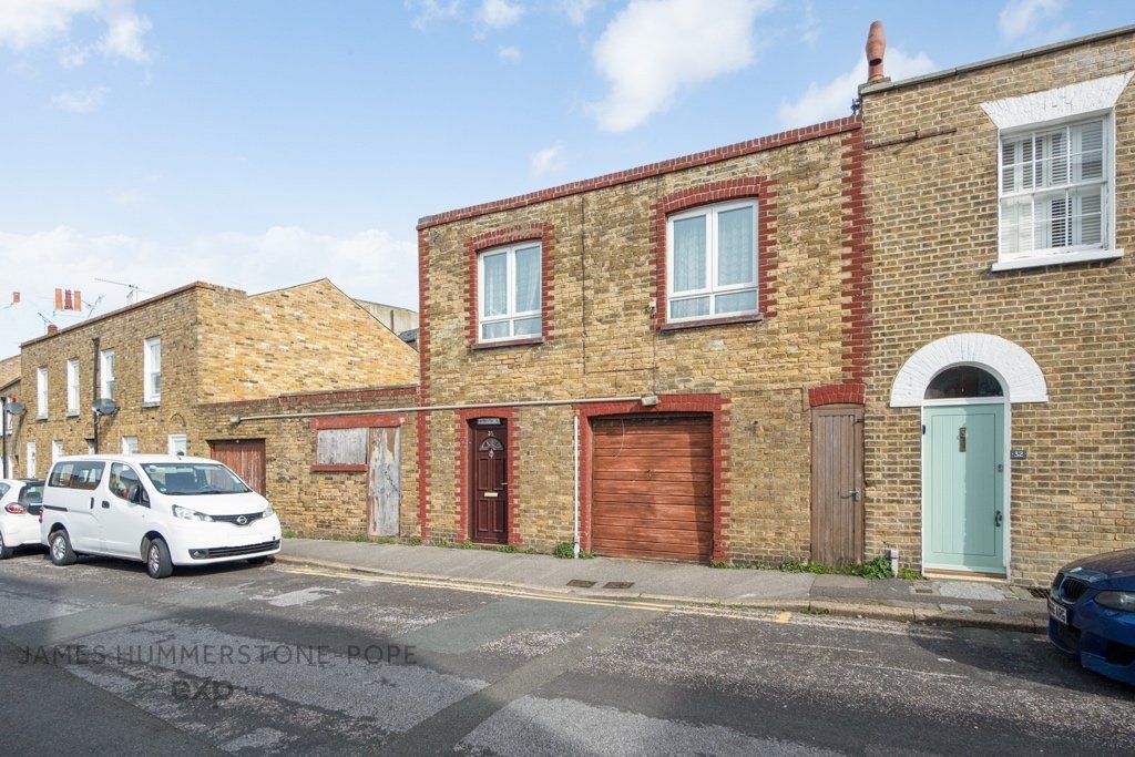 2 bed semidetached house for sale in Trinity Square, Margate CT9 Zoopla