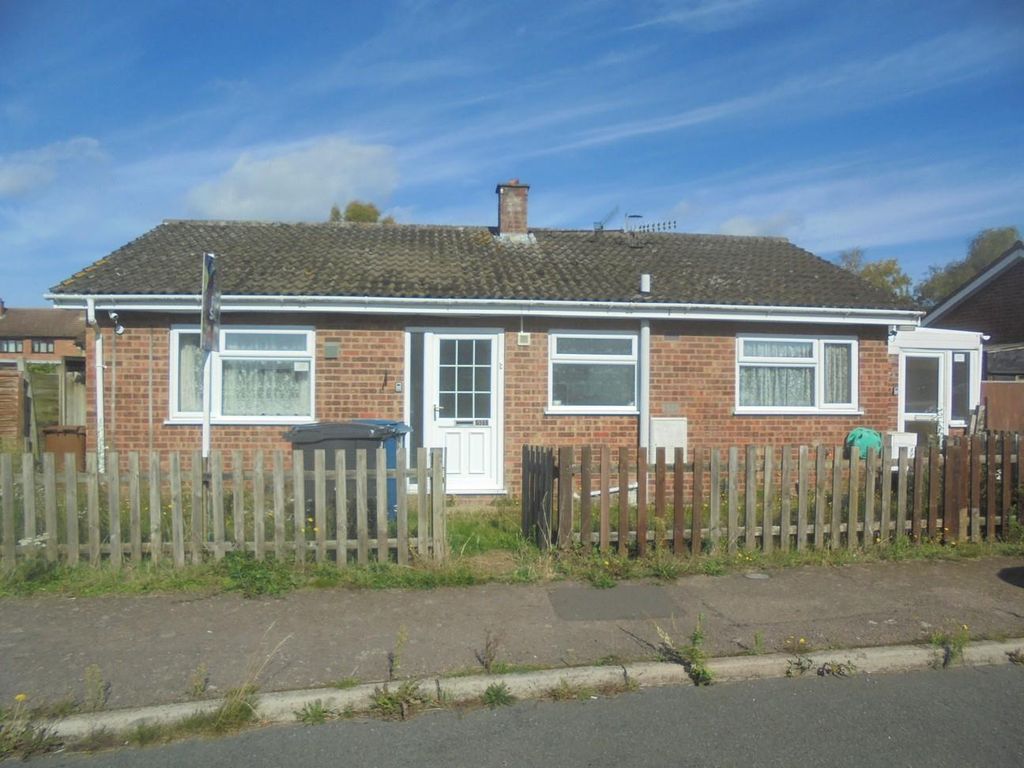 2 bed bungalow for sale in Caudle Avenue, Lakenheath, Brandon IP27, £