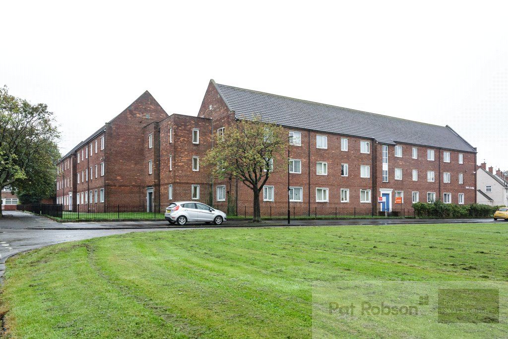 2 bed flat for sale in Park Avenue, Gosforth, Newcastle Upon Tyne, Tyne