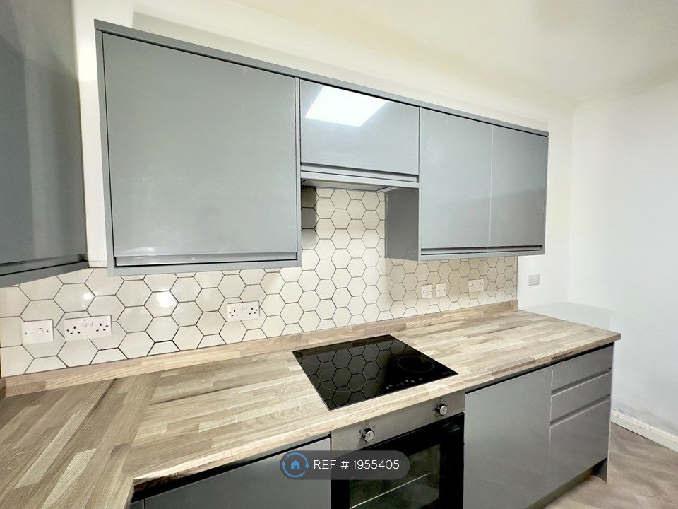 3 bed end terrace house to rent in Sunnymede Terrace, Askern, Doncaster DN6, £750 pcm Zoopla