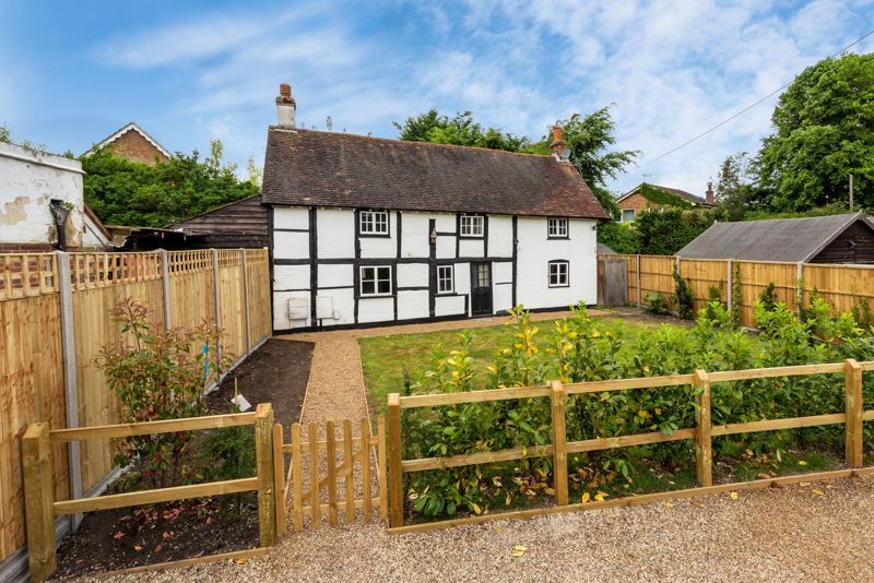 2 bed property for sale in Little Bookham Street, Bookham, Leatherhead